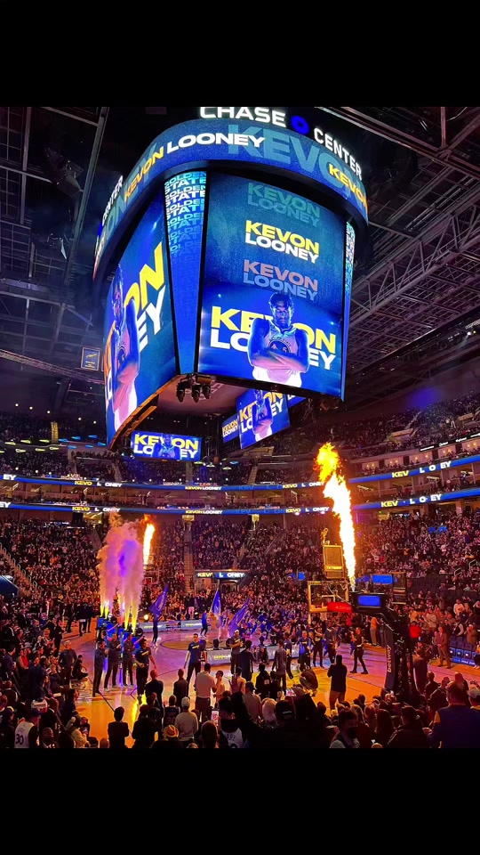 jiuyou-关于库里迎来二十赛季出色发挥，德国队观众热烈欢呼！赢得满堂喝彩的信息-jiuyou